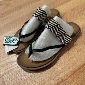 NWT Skechers Luxe Foam Cali Slip On Stretch Black Band Thong Sandals SZ 9